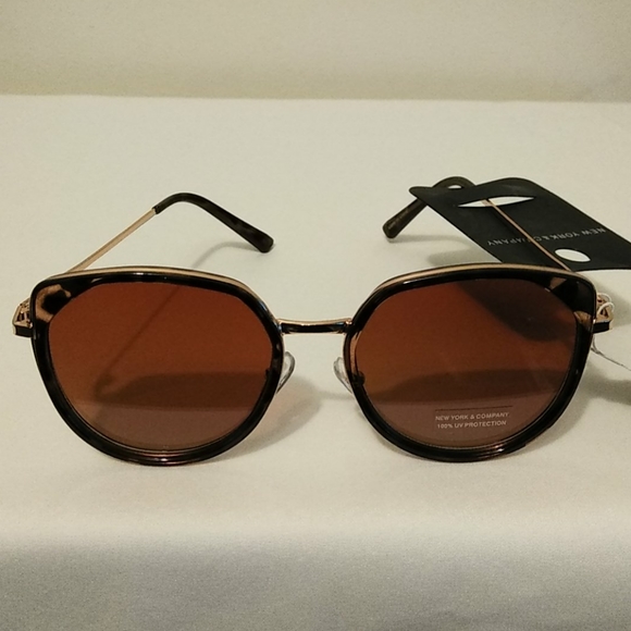 100% UV Protection Sunglasses - Picture 2 of 6